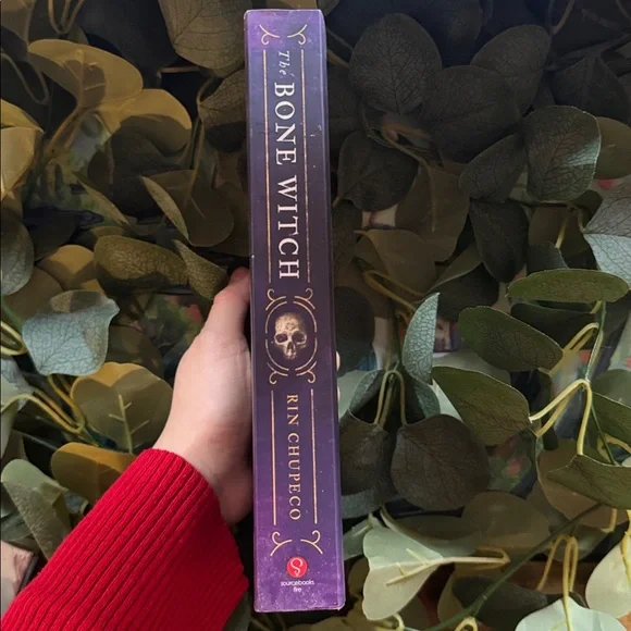 The Bone Witch by Rin Chupeco - Picture 3 of 5